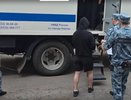 В Кирове прямо у дома похитили человека: появилось видео с преступниками