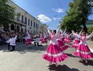 В День России на Спасской выступили военный оркестр и театр моды в Кирове