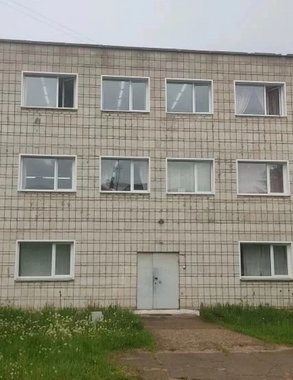Под Кировом за 30 миллионов продают здание с огромным участком