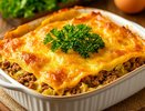 Молодая капуста, фарш и сметанная заливка — эта запеканка пахнет так, что домашние приходят за час до ее готовности