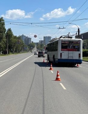 В Кирове водитель троллейбуса насмерть переехала женщину в День России