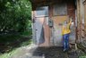 В Кирове семья с младенцем 10 лет жила в прогнившем доме