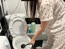Забудьте про ёршик навсегда: засыпаю 2 ложки этого порошка на ночь — и унитаз сияет как новый