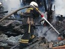 Пожар под Кировом спалил гараж с машиной и перекинулся к соседям: есть пострадавший