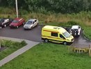 Под Кировом из квартиры на четвертом этаже выпал ребенок