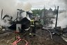 Восемь пожарных расчетов тушили дом в заречной части Кирова