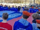 Самый большой флаг развернут в Кирове в День России
