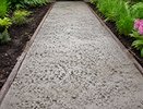 Беру старые ковры и цемент — садовые дорожки делаю без заливки: служат годами и обходятся почти бесплатно