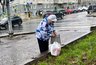 Кировчане начали получать бабушкину зарплату