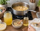 Варю обмылки в кастрюле — получаю «гель», «пасту», «пятновыводитель», «скраб» и «антисептик»: 5 полезных применений в быту