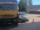 Пьяный водитель Камаза подмял легковушку с дедушкой и бабушкой в Нолинске