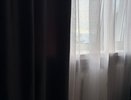 Шторы блэкаут уже моветон:  3 компактных решения для окон, которые хитрые хозяйки выбирают в 2026 году