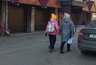 Первые бабушки в Кирове получили зарплату за общение с внуками