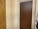Зачем умные хозяйки опрыскивать входную дверь уксусом: оказывается, есть веская причина