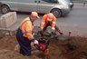 В Кирове начали убирать люки с дороги