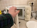 Пользуюсь этим методом, чтобы избавиться от застарелого жира: всего 5 минут — и микроволновка как новая