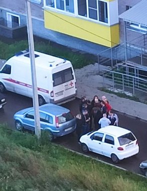 Девочка двух лет выпала с пятого этажа в Кирове