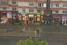 "Стоим под проливными дождями": кировчане мокнут на остановках из-за убранных павильонов