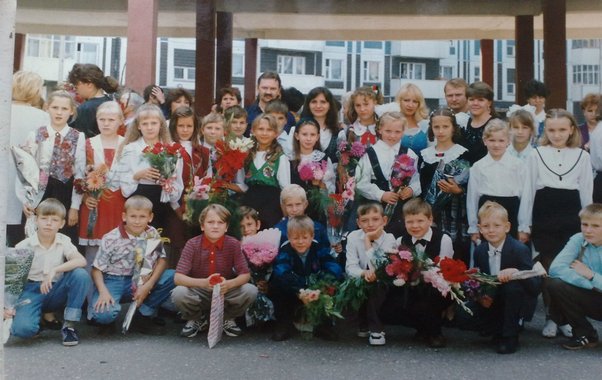 "Запрещали косметику и сережки": как проходили школьные линейки 1 сентября в Кирове
