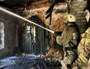 19 человек тушили расселенный дом на улице Металлургов в Кирове