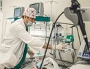 Кировские врачи 10 часов промывали легкие пациентке с редчайшей патологией