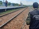 Под поездом трагически погиб житель Кировской области