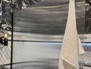 Шторка в ванной - уже давно не в фаворе: дизайнеры нашли вариант получше - не липнет, не воняет и выглядит стильно