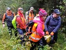 В Кировской области поисковики шесть часов выносили из леса 83-летнего грибника