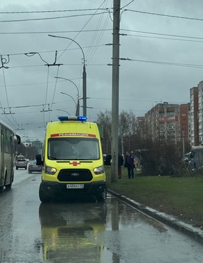 В Кирове на дороге нашли мужчину без сознания с травмой головы