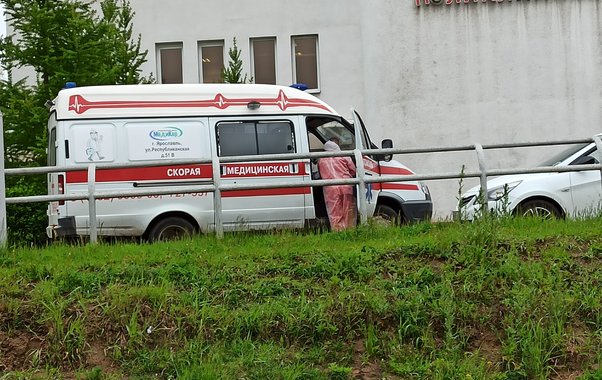 Силовики силой доставили в больницы скрывающихся заразных инфекционных больных
