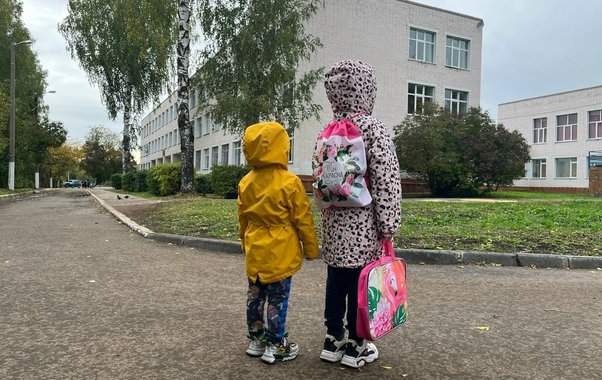 Влияют ли оценки за поведение школьников Кирова на общий балл