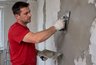 Кривые стены больше не проблема: новое покрытие скрывает трещины и волны — без выравнивания и пыли