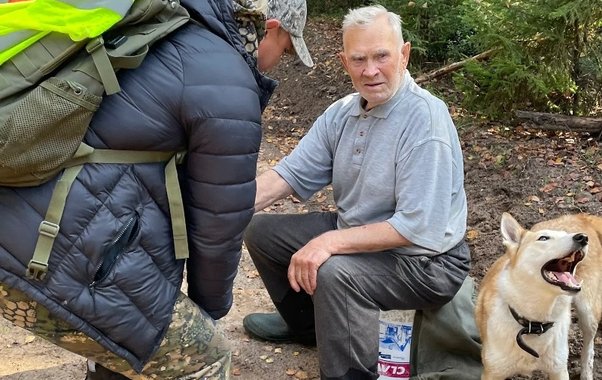 "До мурашек и кома в горле": фоторепортаж и видео спасения выжившего неделю в лесу кировчанина