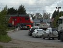 Мужчину с переломами лица вытащили из-под поезда рядом с Кировом