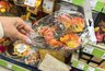 Зашла в Fix Price за гирляндой, а набрала 7 осенних вещей: набор декораций за 87 ₽ и осенние ветки за 99 ₽