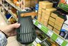 Забежала в Fix Price за мелочью, а ушла с полным пакетом для дачи: 7 находок от 99 ₽ — фонарь за 249 ₽, шланг за 124 ₽ и горелка за 399 ₽