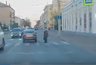 "Замерла от испуга на месте": чудесное спасение кировчанки от ДТП попало на видео