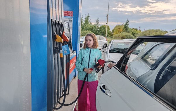 "Выходит, как на подиум": бензиновый вопрос свел с ума жителей Кирова