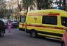 Из-за ЧП с женщиной к остановке на Октябрьском проспекте съехались медики и полицейские