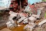 В поселке под Кировом спасали уплывший фундамент