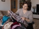 Не выбрасывайте старые платки и шарфы: 12 способов дать им вторую жизнь — от картины до модных аксессуаров