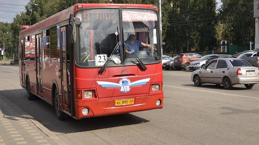 Главная картинка новости: В Кирове автобусы на три месяца изменят маршрут