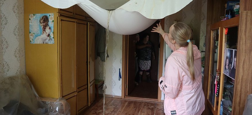 В Кирове из-за сильного ливня затопило квартиру