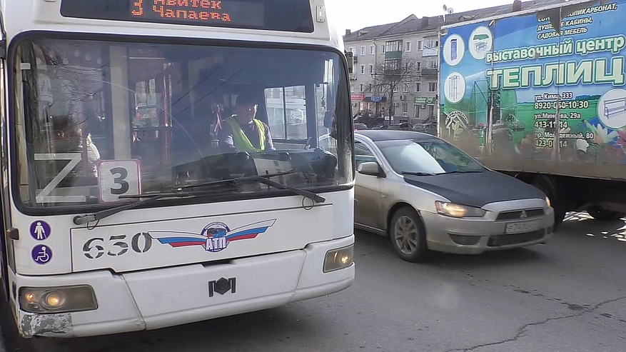 Главная картинка новости: День города в Кирове завершился концертом Дениса Майданова и фейерверком