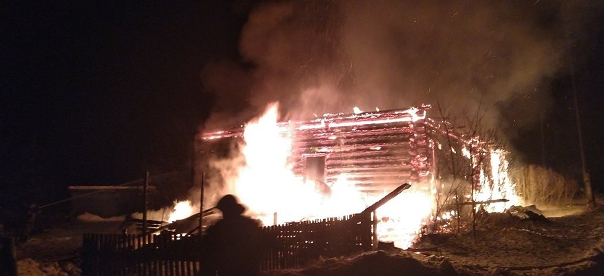 В Нолинском районе сгорели медпункт и библиотека