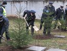 В Кирове в честь погибших сотрудников линейного отдела высадили аллею