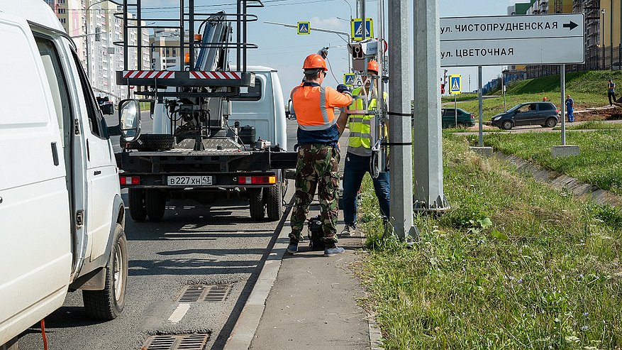 Главная картинка новости: В Кирове на дорогах поставят 12 мобильных камер фиксации нарушений