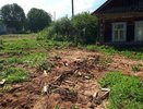 Рабочие сломали забор жительнице Кировской области во время капремонта