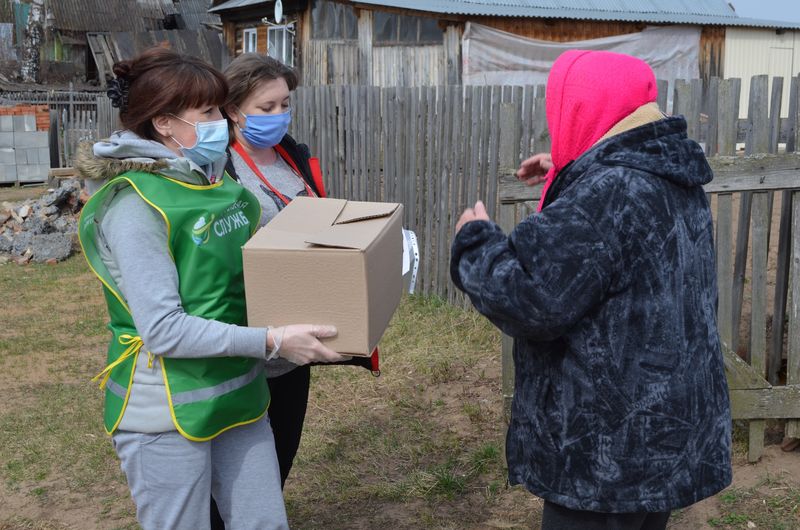 Кировская область люди. Волонтёры Кирова. Социальные поддержка в Кировской области. Люди нуждающиеся в помощи волонтёров фото. Семейный дом престарелых Зуевка, Кировской области.