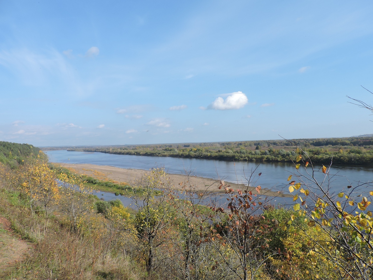 Река Вятка Котельнич. Река в городе Котельнич. Река Вятка Советск. Котельнич река.